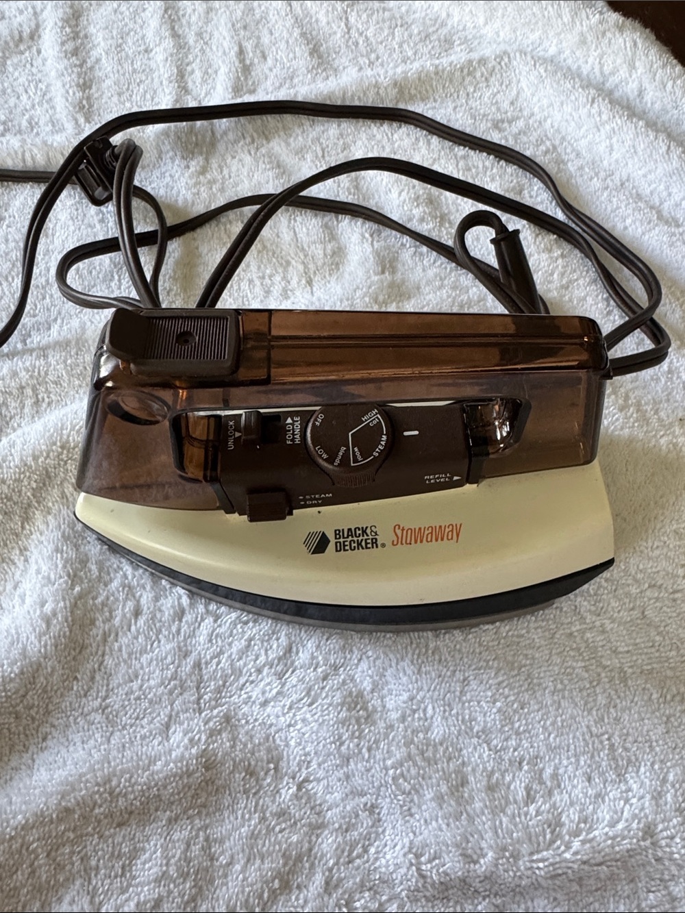 Black & Decker Brown and Cream Stowaway Travel Iron